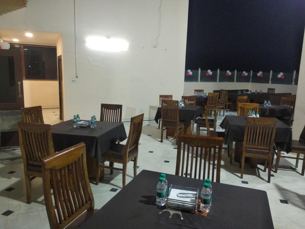 Hotel Kala Mandir Palace ไบคาเนอร์ ภายนอก รูปภาพ