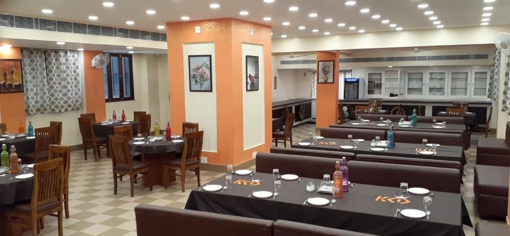 Hotel Kala Mandir Palace ไบคาเนอร์ ภายนอก รูปภาพ